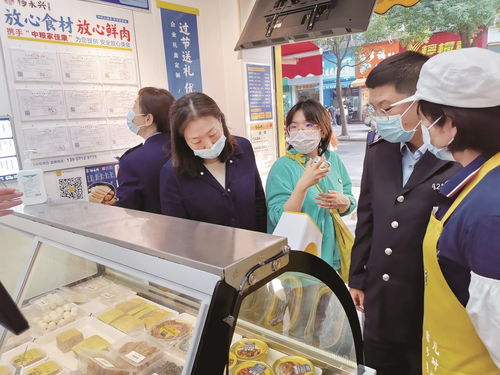 武昌區(qū)紀委參與網(wǎng)紅街餐飲安全評估，推動餐飲管理透明化